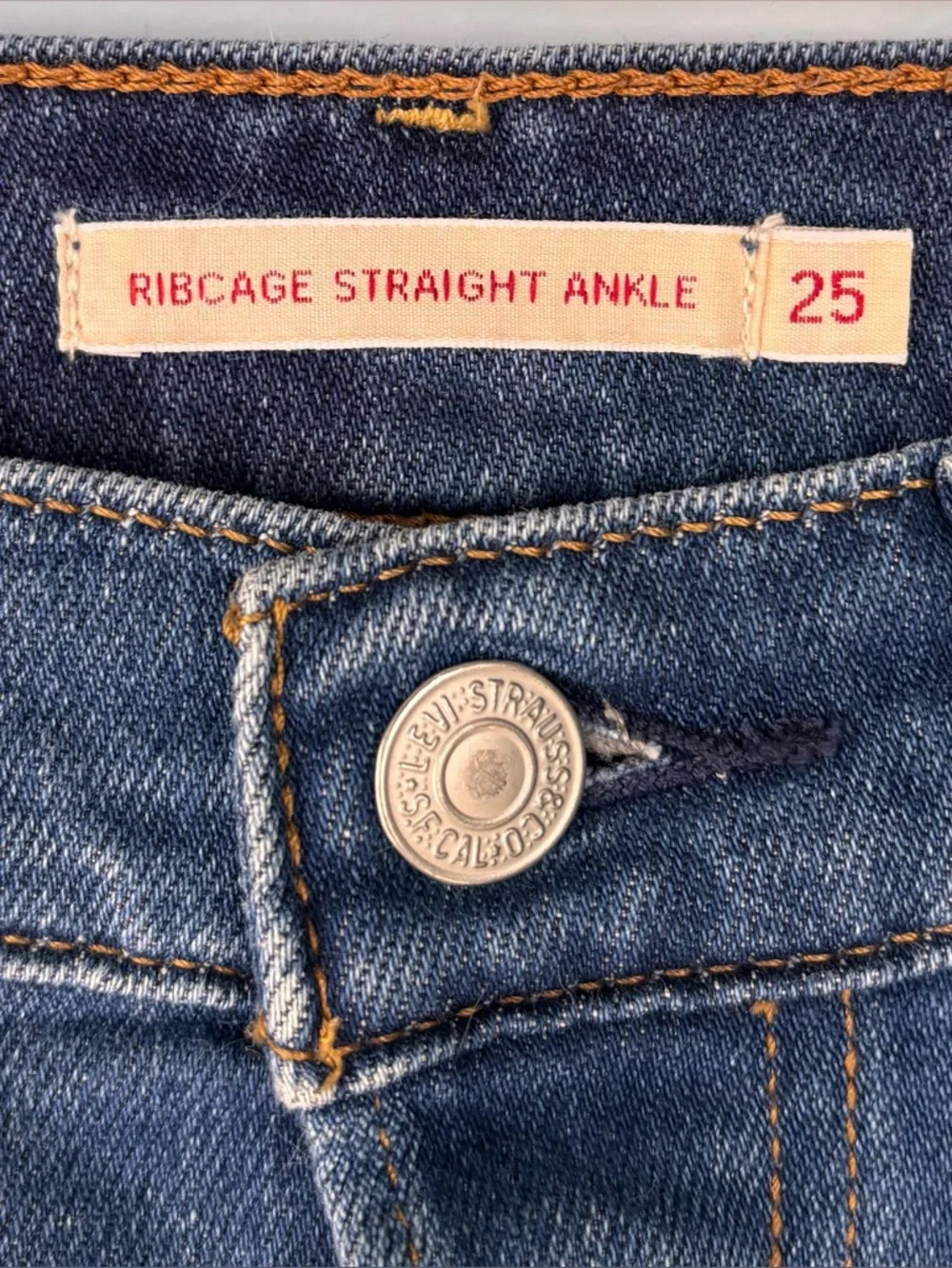Levi's Ribcage Straight Ankle Button Fly Jeans Size 25 - Picture 3 of 8